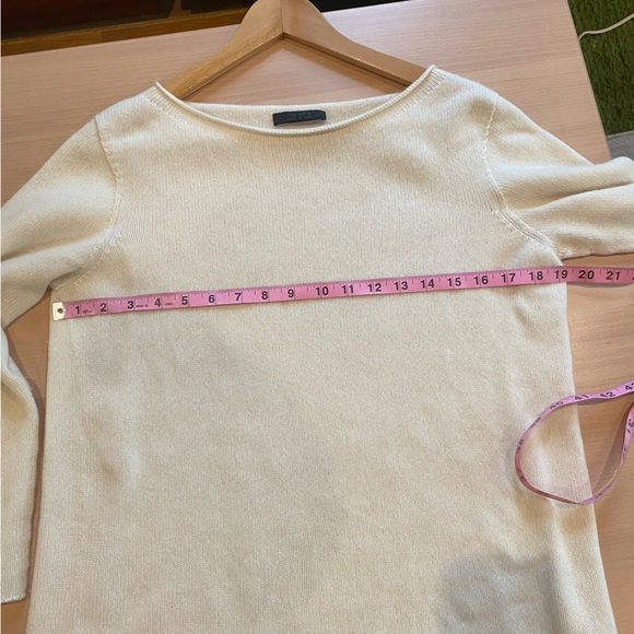 The Row Cream colored cashmere sweater - Picture 6 of 8